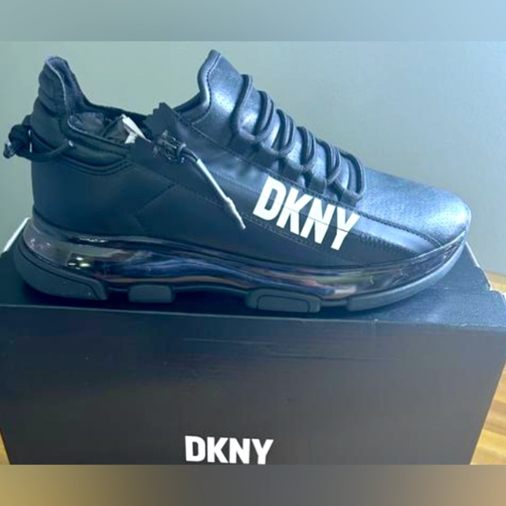 DKNY Tokyo Lace up/zip sneakers Size 9 - runs small
